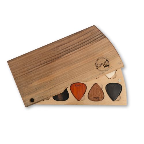 A close-up of the wood box and some picks from the 10-piece taster set."